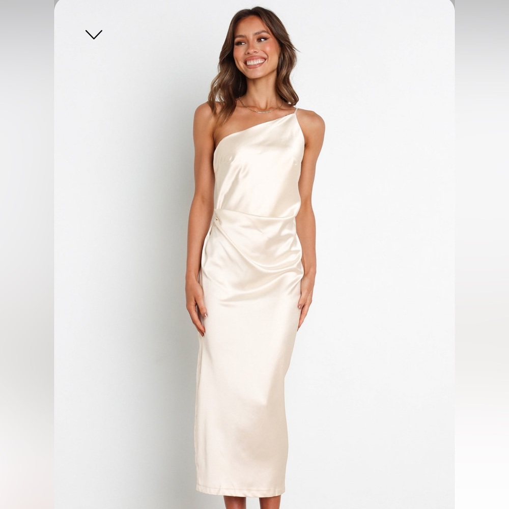 Petal and Pup Luella Pearl White Satin Feel One Shoulder Dress, Size 0 - Bridal